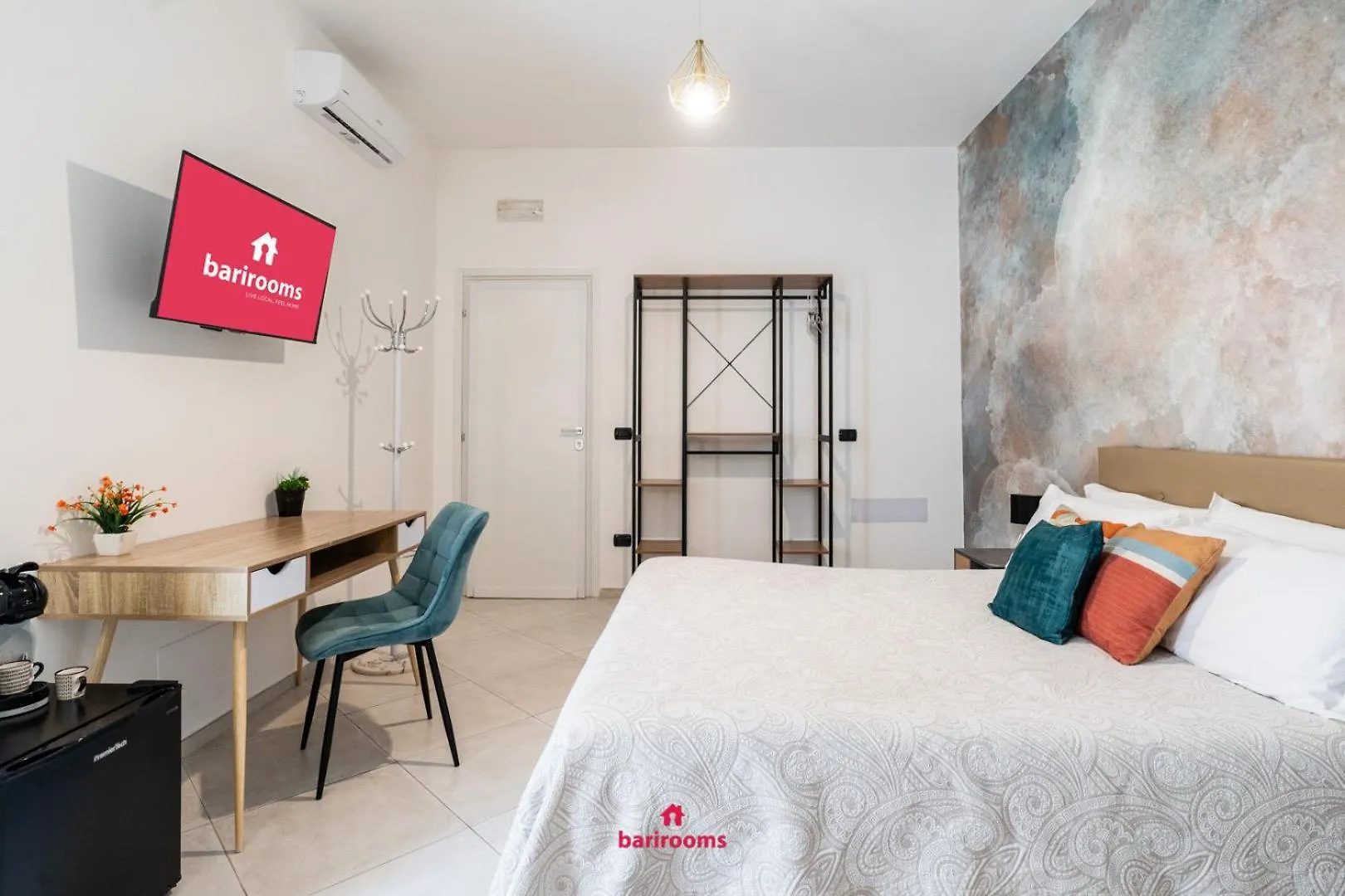 Barirooms Piccinni Бари