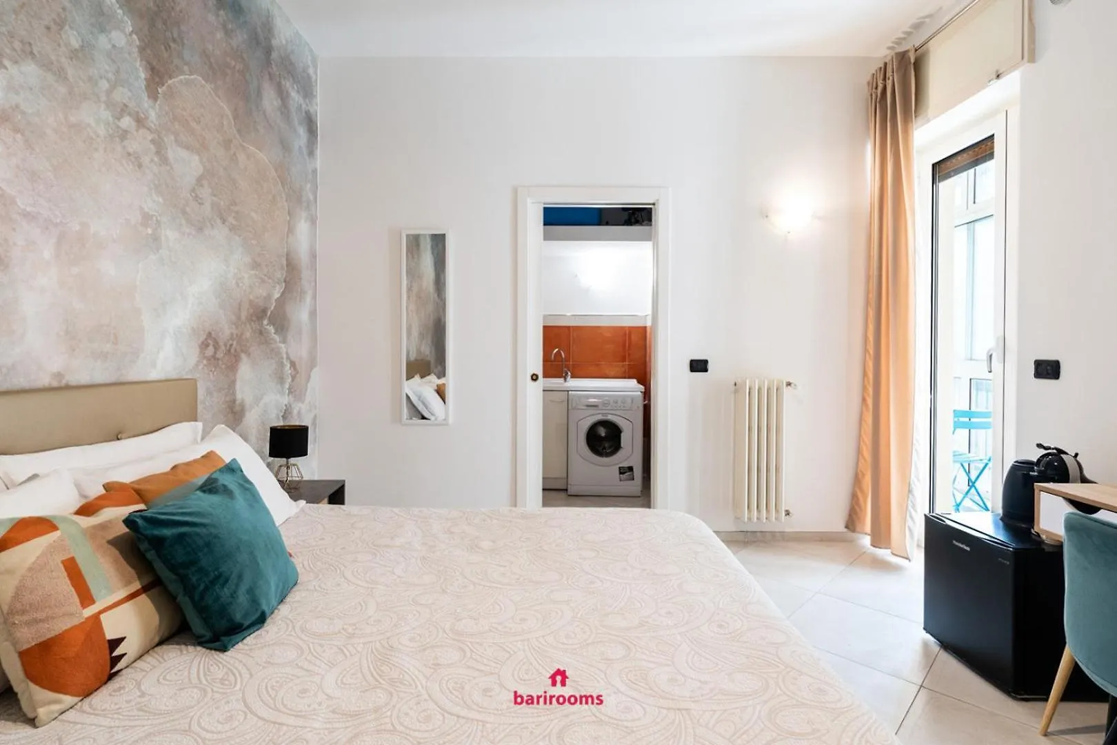 Barirooms Piccinni 0*, Бари